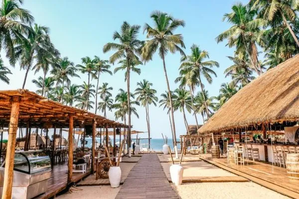 Best resorts near Morjim Beach